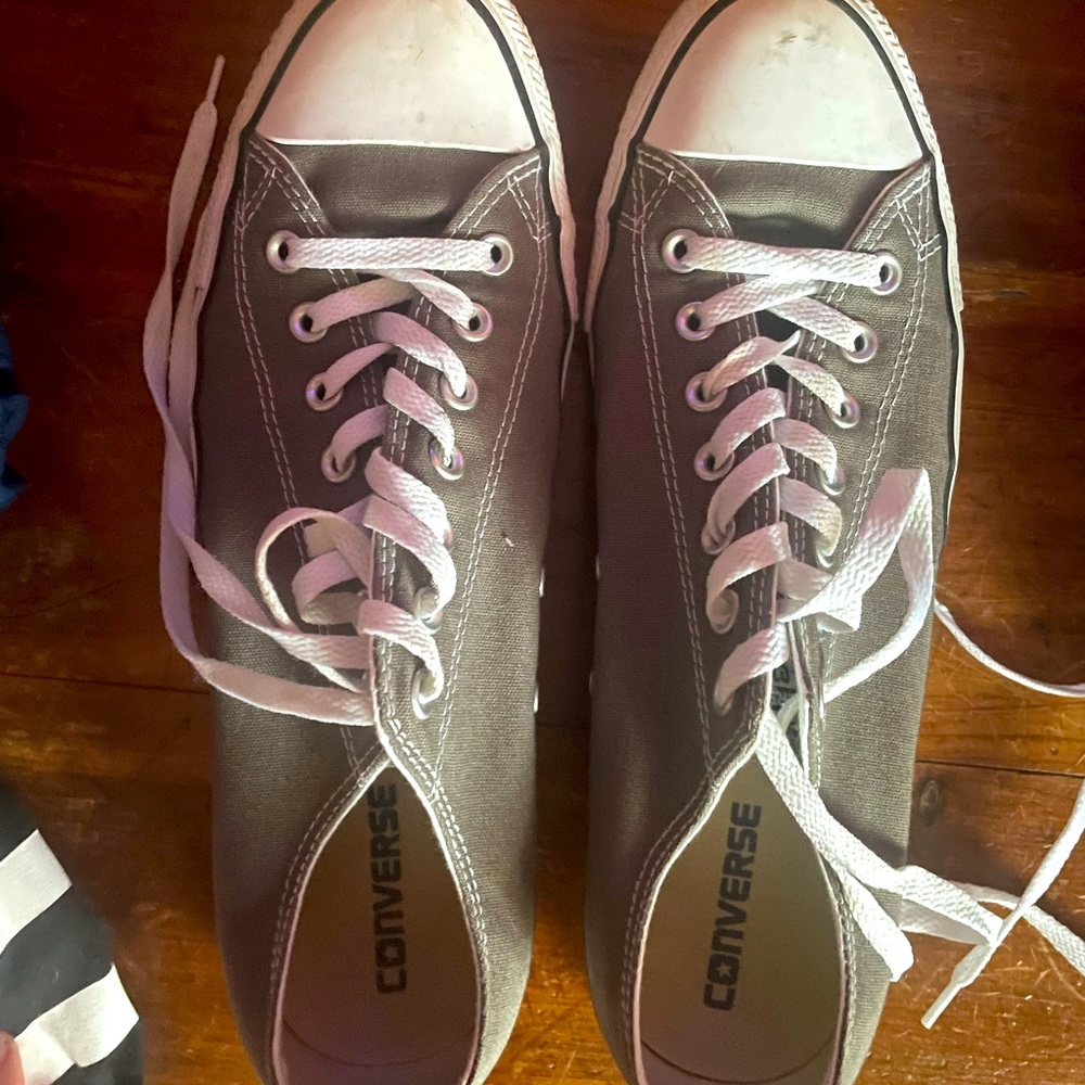 Men’s gray converse 11.5 almost brand new